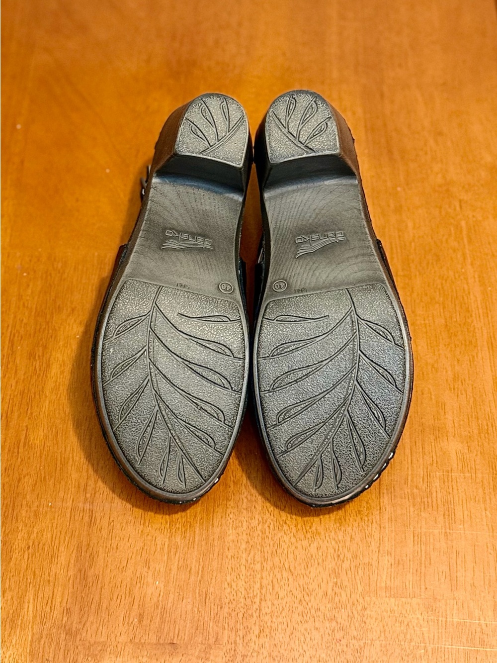 Dansko Sassy Stacked Heel Buckle Strap Clog sz 40 / 10 - Picture 7 of 8
